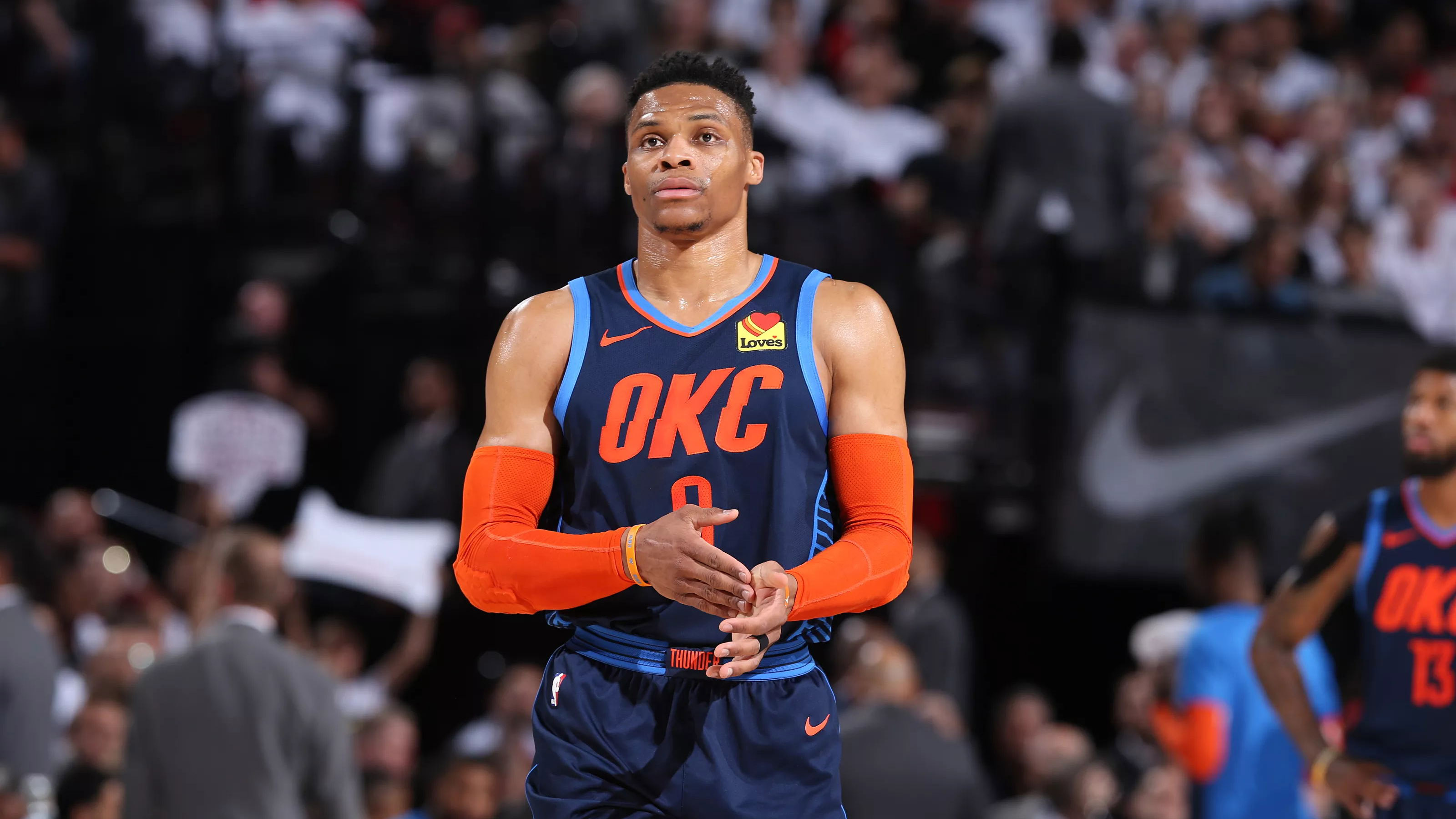 半场战报：米兰0-0拉齐奥，迈尼昂献神扑，红黑军团0射正（半场速递：米兰0-0拉齐奥，迈尼昂神扑救险，红黑军团上半场0射正）