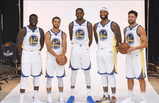 TA：范德芬的速度和力量令人难以置信；西蒙斯表现堪称完美（TA评：范德芬速度与力量惊人，西蒙斯发挥无可挑剔）