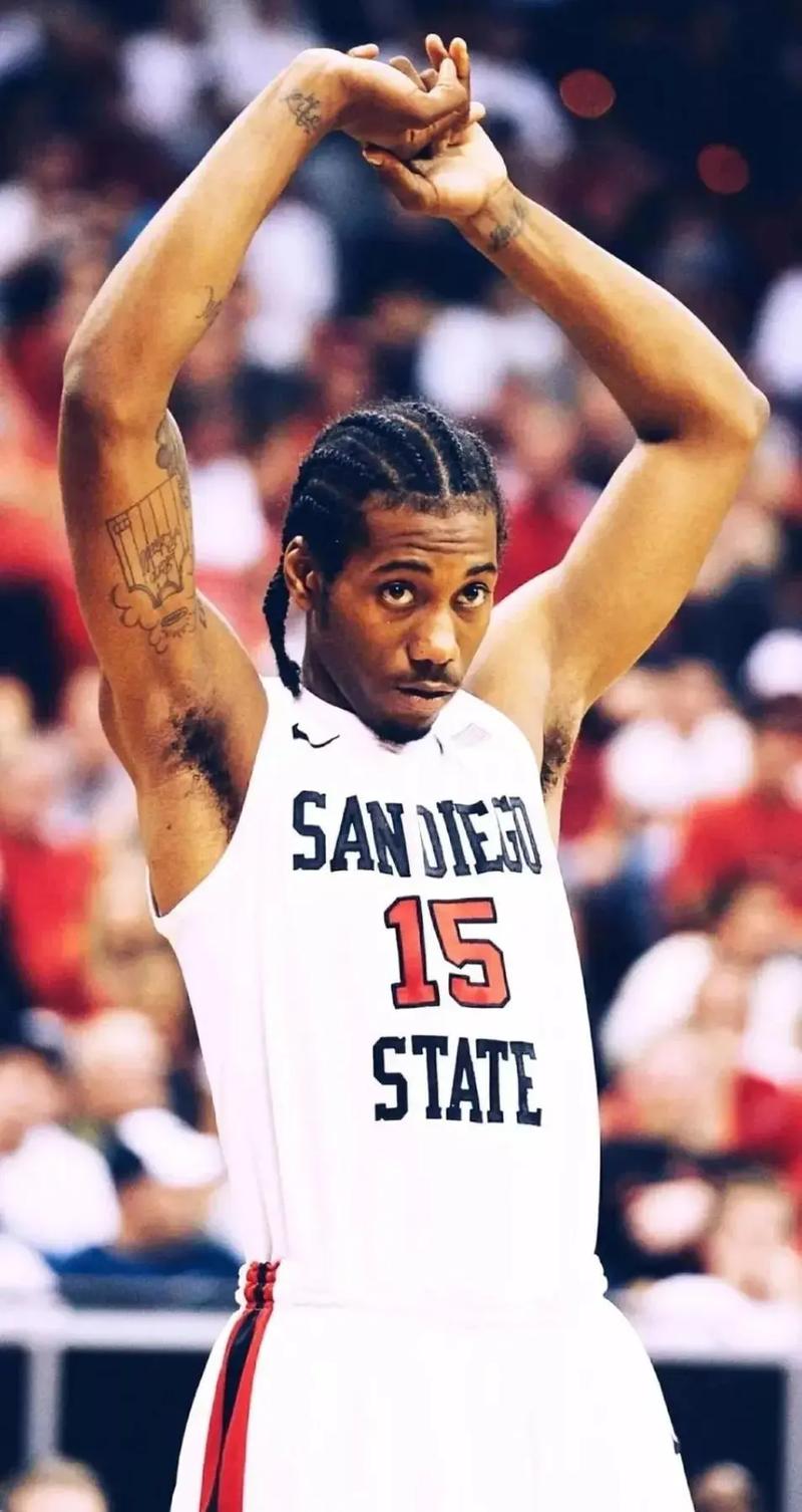 利物浦利好 利雅得新月有意签萨拉赫 2亿年薪 转会费超5300万欧（利物浦迎利好：利雅得新月开出2亿年薪求购萨拉赫，转会费超5300万欧）