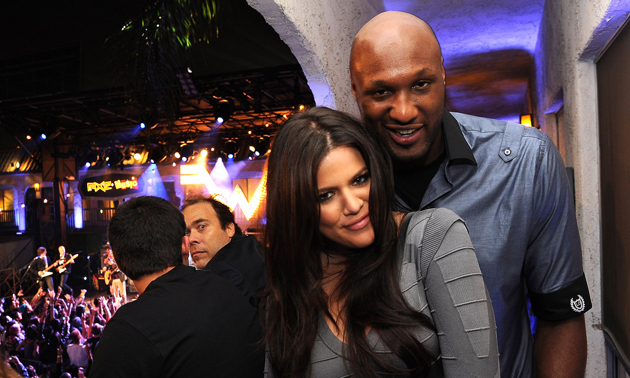 亚马尔被换下后不太高兴？弗里克打趣：下场我就让亚马尔替补（亚马尔被换显不满？弗里克笑称：下一场让他当替补）