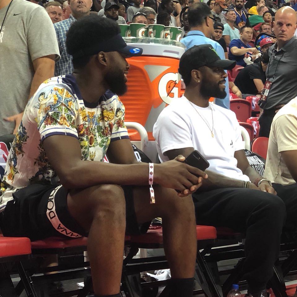 巴萨主场迎战奥萨苏纳：领跑优势或将扩大，特尔施特根复出引关注（巴萨主场对阵奥萨苏纳：榜首优势有望拉大，特尔施特根复出成焦点）