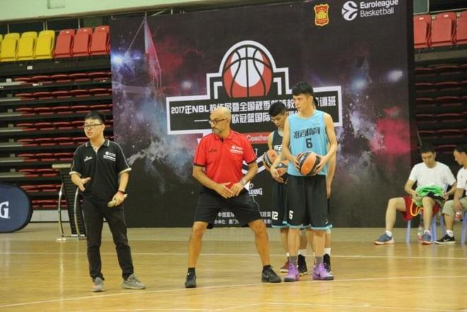 半场战报：科隆1-2法兰克福（半场：科隆1-2落后法兰克福）