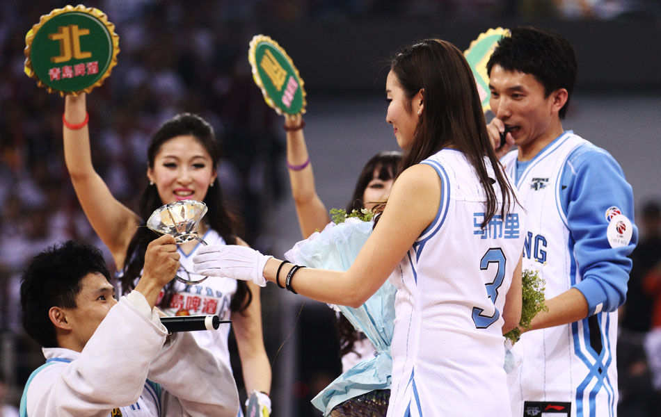 世界杯B组抽签出炉：意大利出线将和加拿大、卡塔尔、瑞士同组（世界杯B组签位揭晓：意大利与加拿大、卡塔尔、瑞士同组）