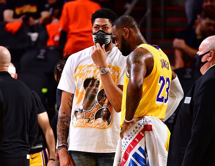 厄德高复出引发阿森纳阵容平衡讨论（厄德高回归令阿森纳阵容均衡成焦点）