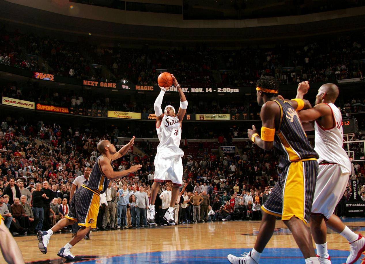 勇士三分火力强劲，全队状态火热（勇士外线火力全开，球队整体手感炙热）