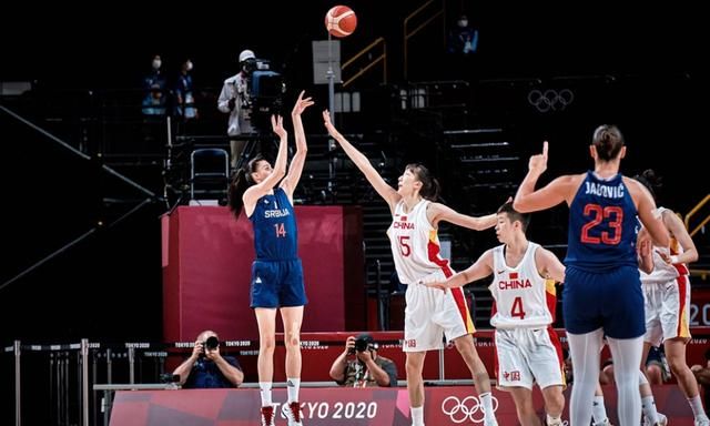 沪媒：柔佛48次射门无法叩开海港大门，替补门将陈威一战封神（沪媒：柔佛48脚狂轰仍颗粒无收，海港替补门将陈威化身铜墙铁壁）