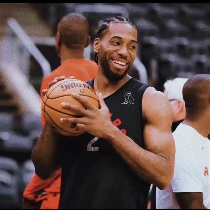 布冯：意大利唯一缺点是偶尔“短路”；无欧战踢是米兰的优势（布冯称意大利唯一短板是偶尔“断电”，无欧战让米兰占优）