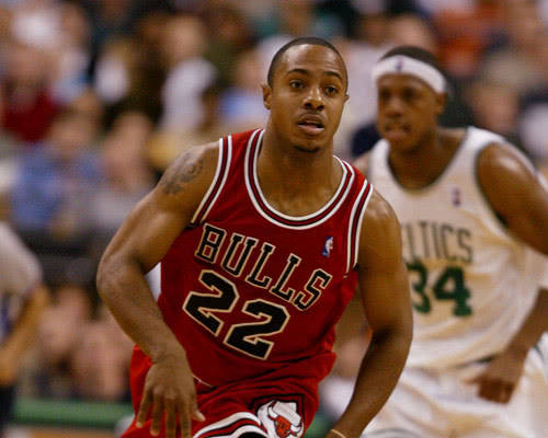 丹尼尔斯达成生涯第400次抢断，NBA历史第六年轻（丹尼尔斯生涯抢断破400，成NBA史上第六年轻达成者）